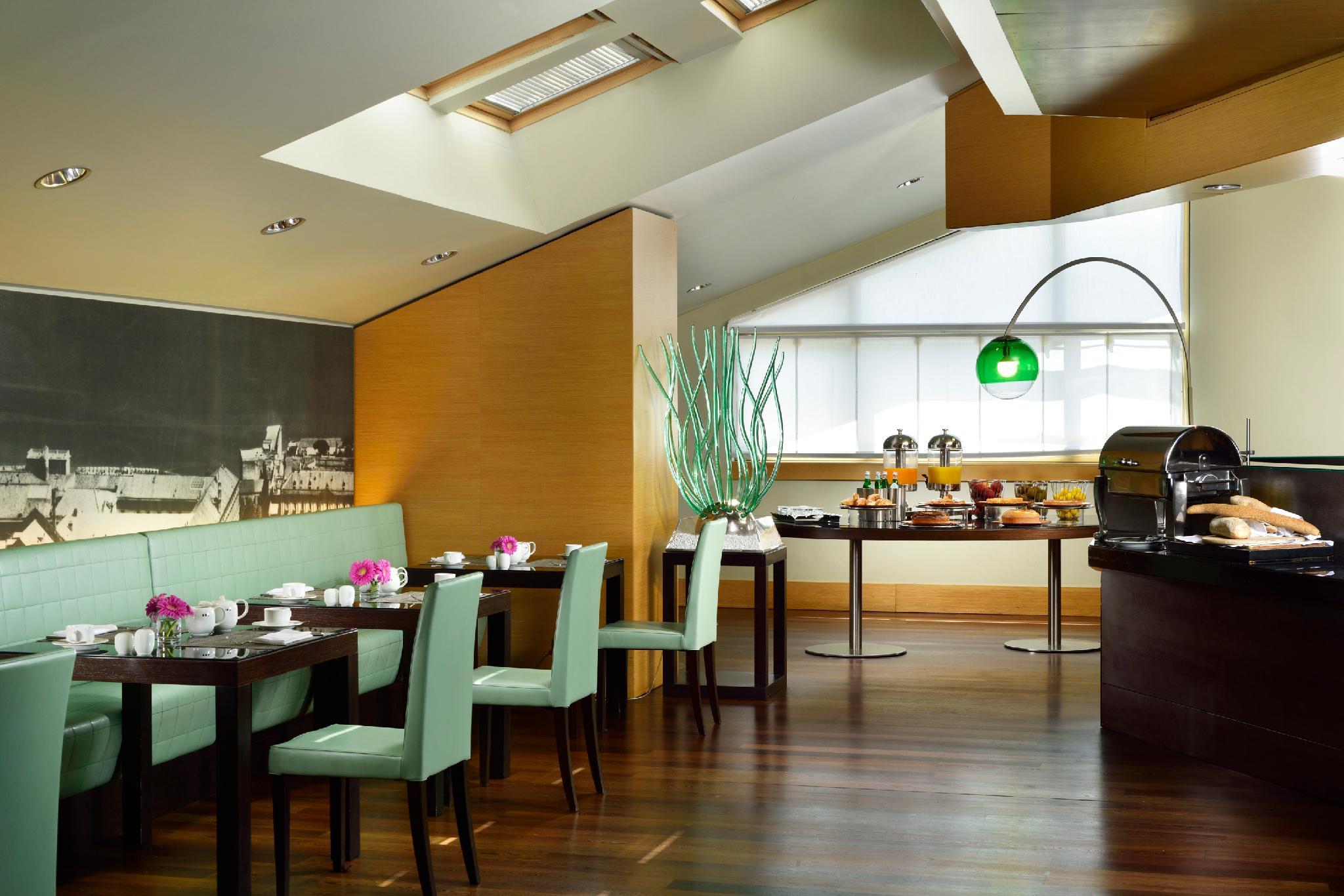 ウナ ホテルズ ナポリ 写真