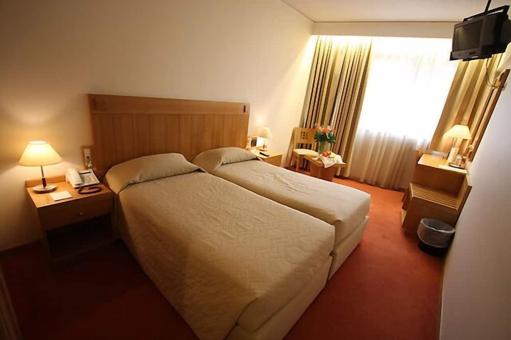 イリッソス ホテル 写真