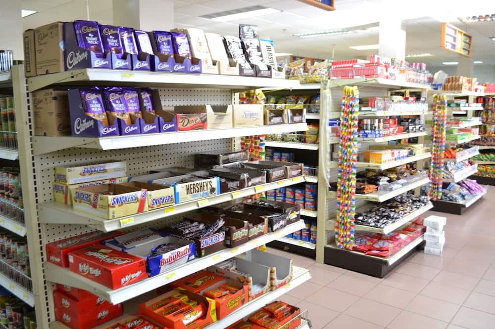 ウエスト プラザ ホテル デセケル 写真