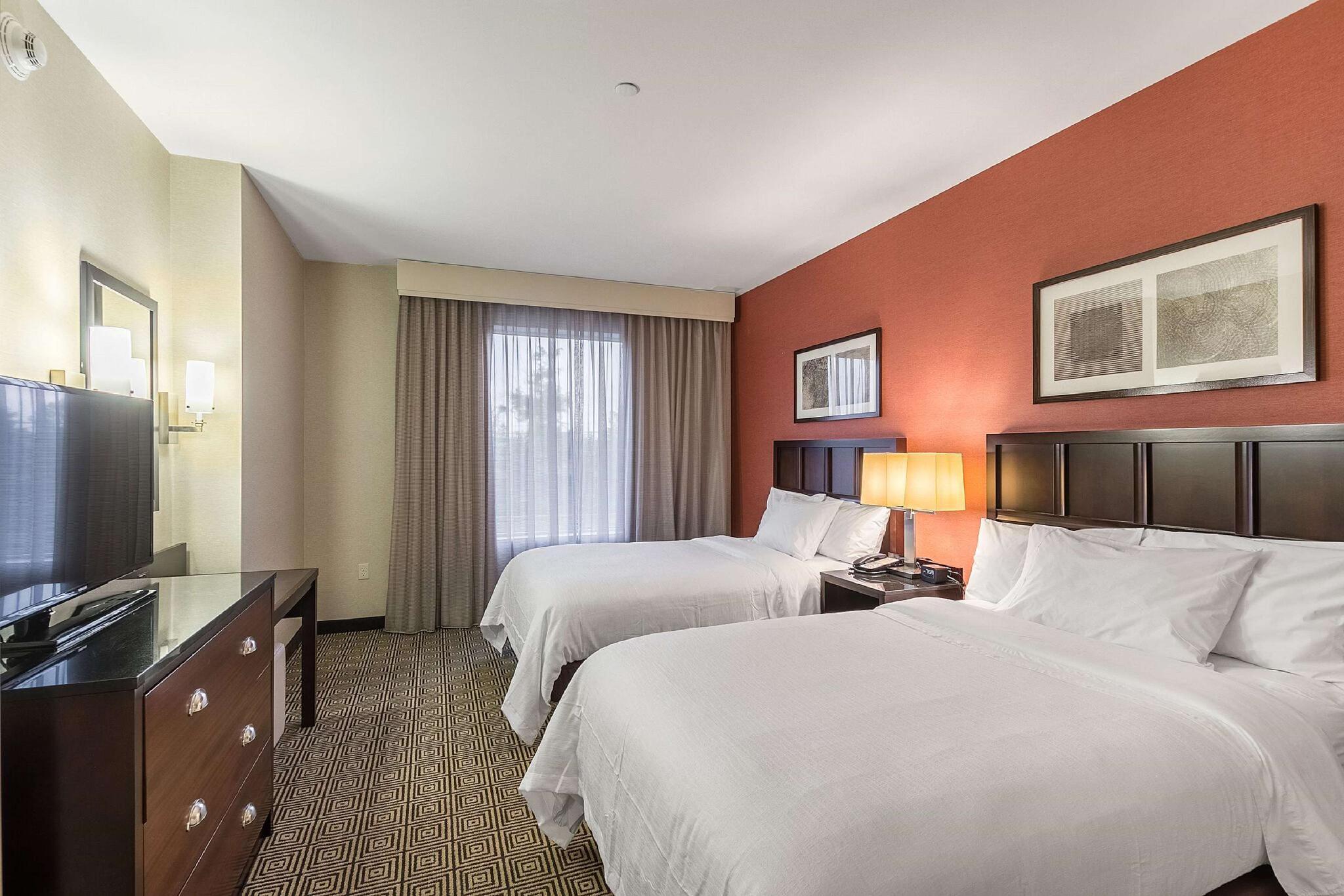 Embassy Suites by Hilton Newark Airport 写真