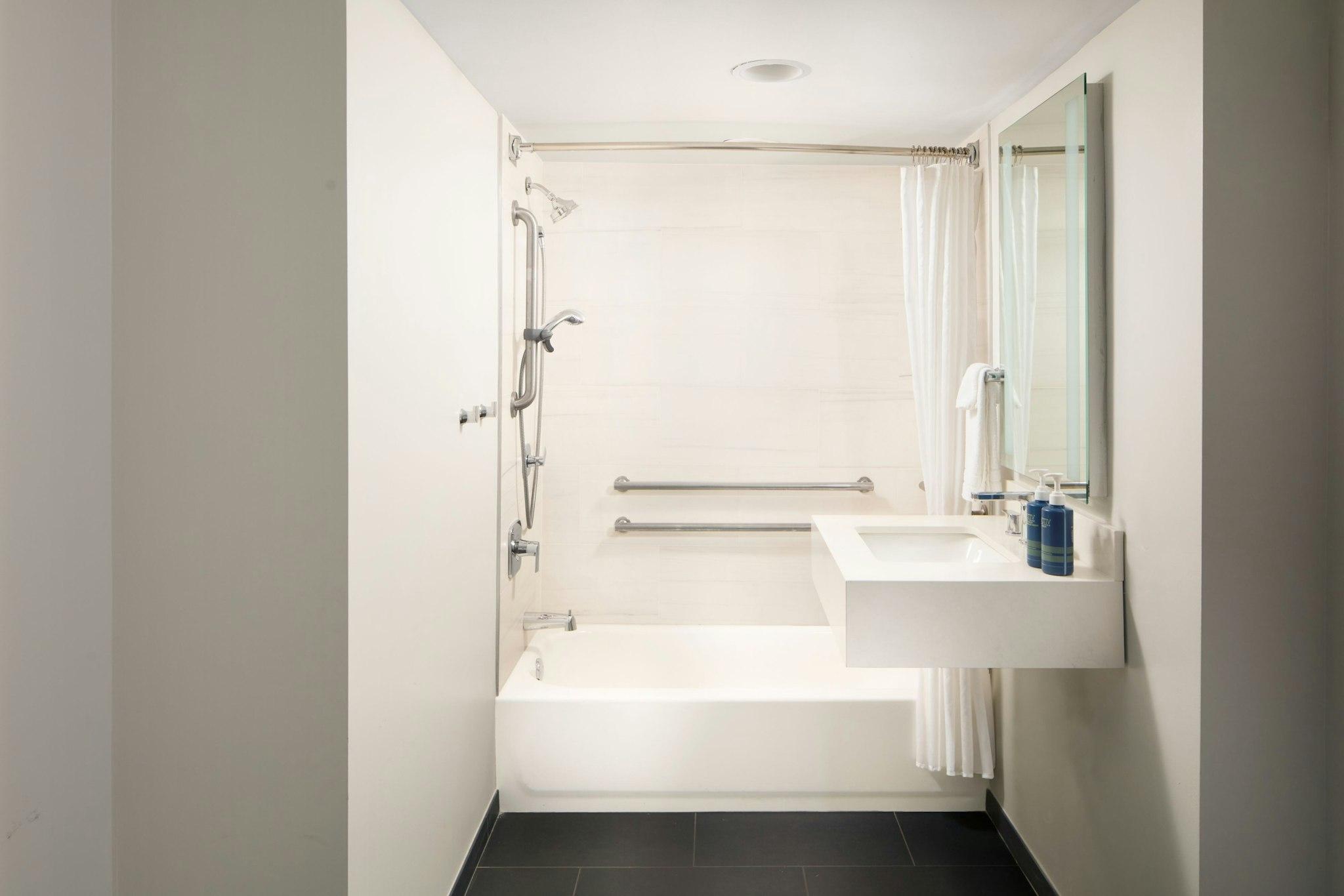 Four Points by Sheraton Richmond Airport 写真