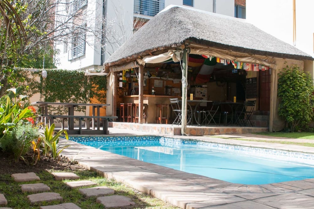 ア サンフラワー ストップ バックパッカーズ 写真