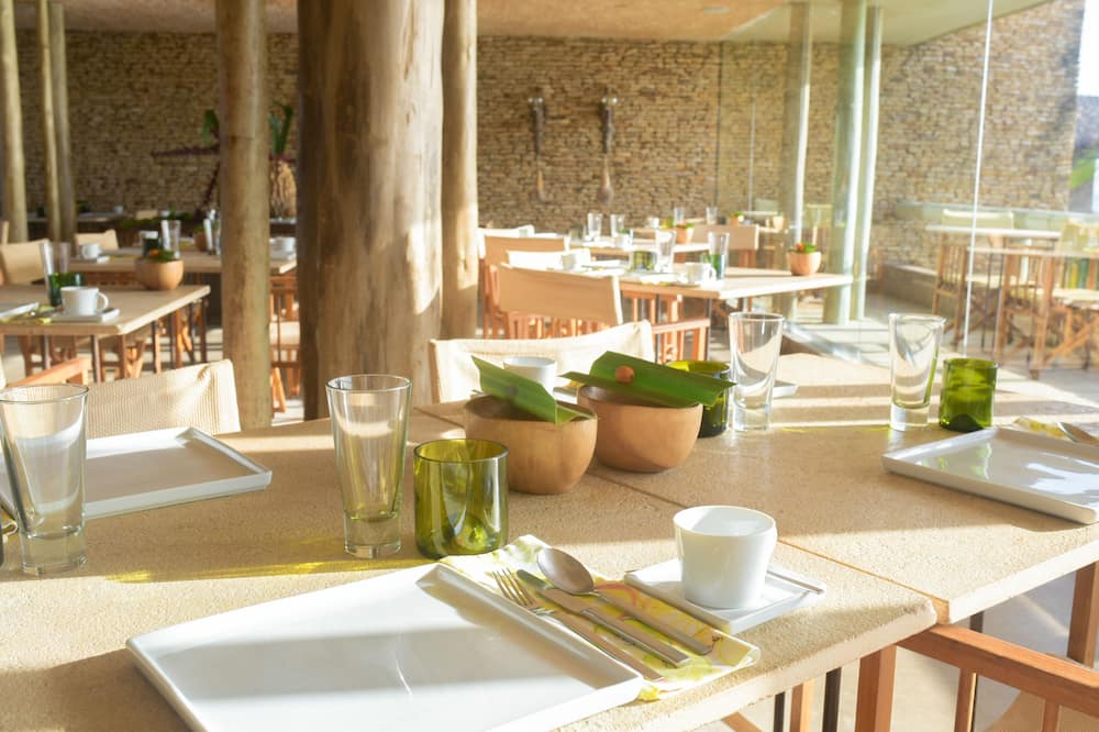 Kenoa Exclusive Beach Spa & Resort 写真