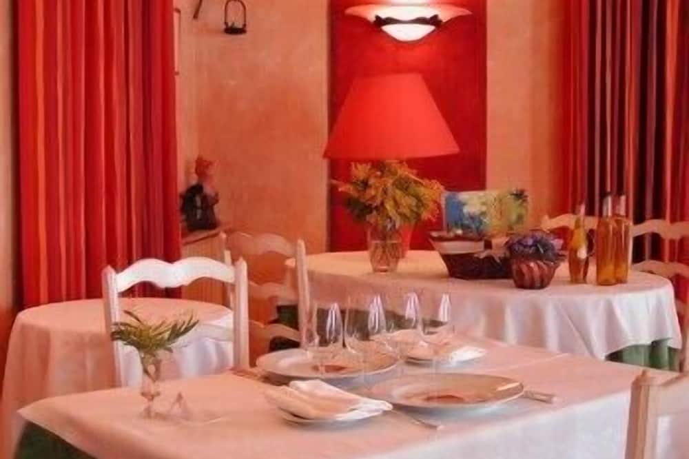 オーベルジュ ドゥ ラ マドンヌ 写真