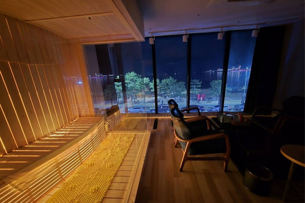 ギャラクシー ホテル 写真