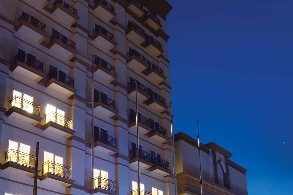 アストン マナド ホテル 写真