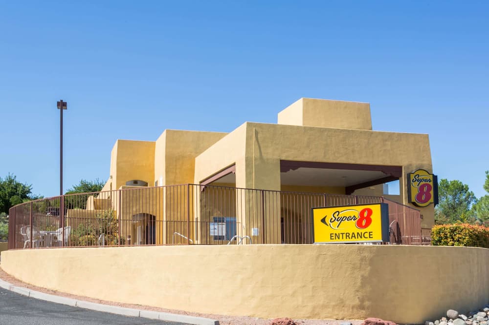 スーパー 8 バイ ウィンダム コットンウッド 写真