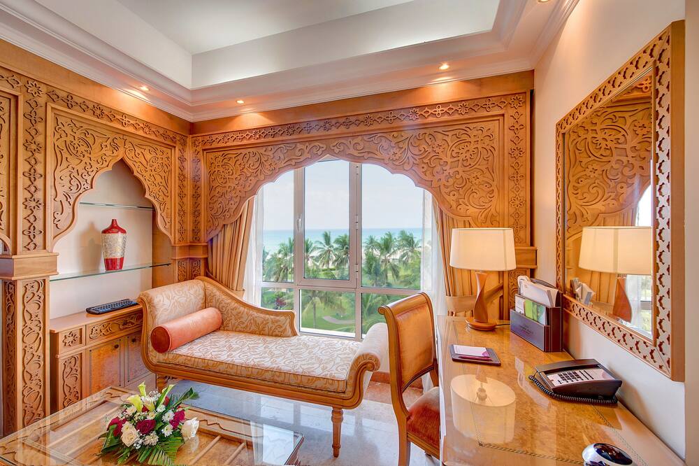 クラウンプラザ リゾート サラーラ バイ IHG 写真