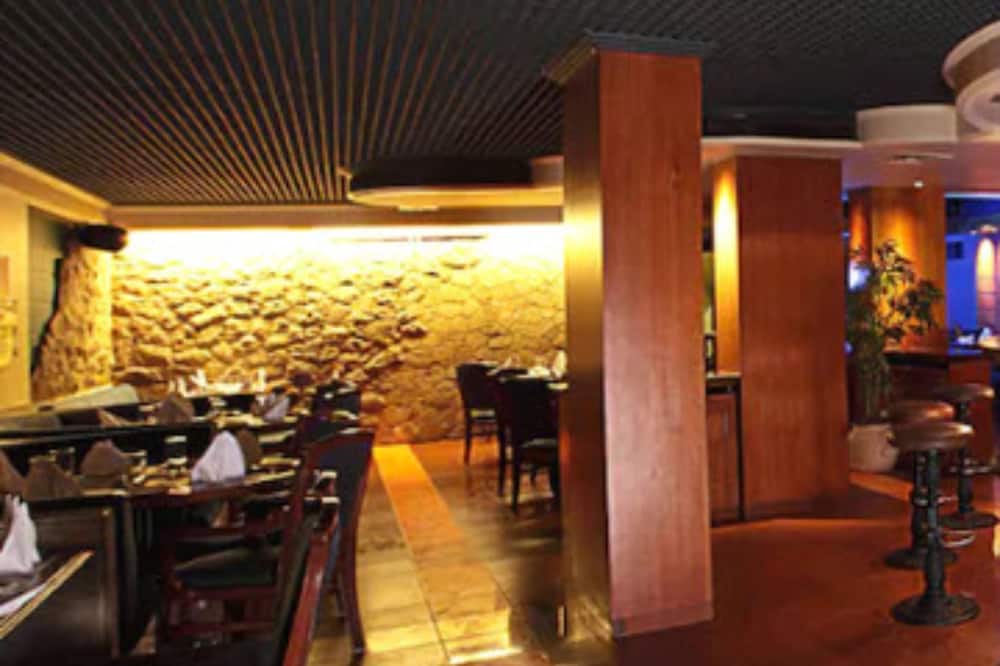 The Royal Orchid Hotel 写真