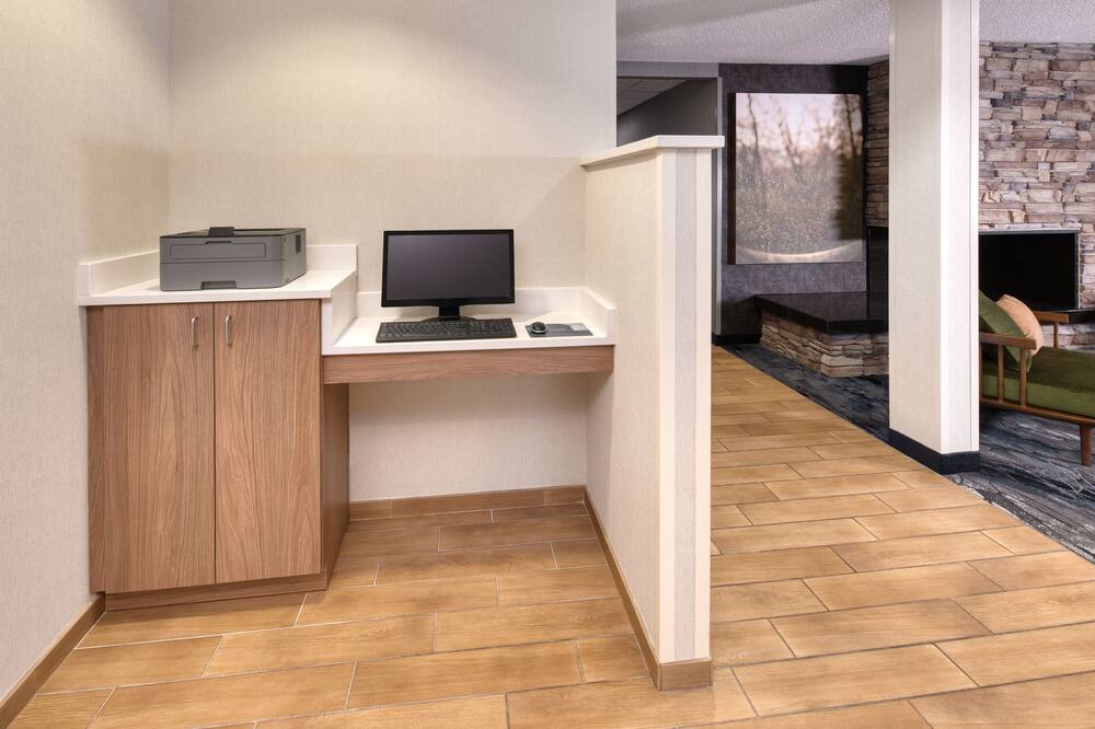 フェアフィールド イン アンド スイーツ バイ マリオット フランケンムス 写真