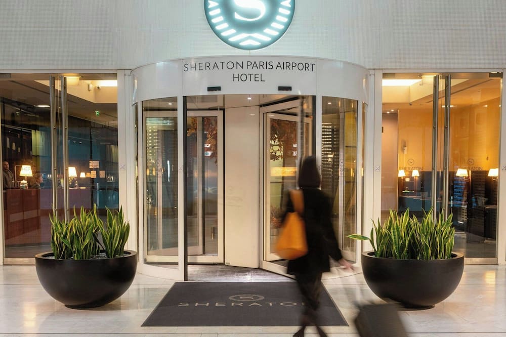 シェラトン パリ シャルル ド ゴール空港ホテル 写真