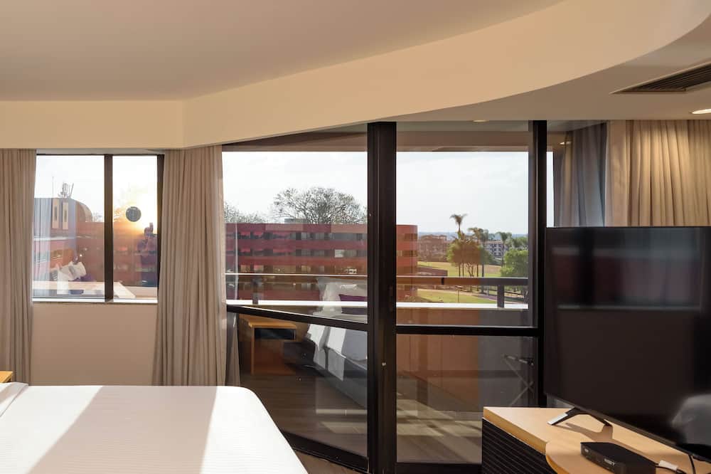 ゴールデン チューリップ ブラジリア アウヴォラーダ 写真