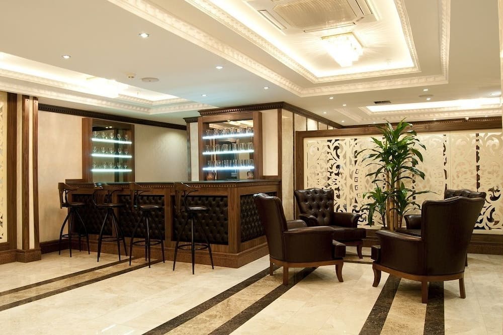 ツーリスト ホテル 写真