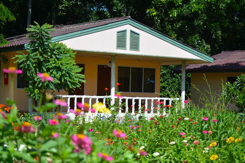 The Country Lake Nature Lodge Hotel 写真