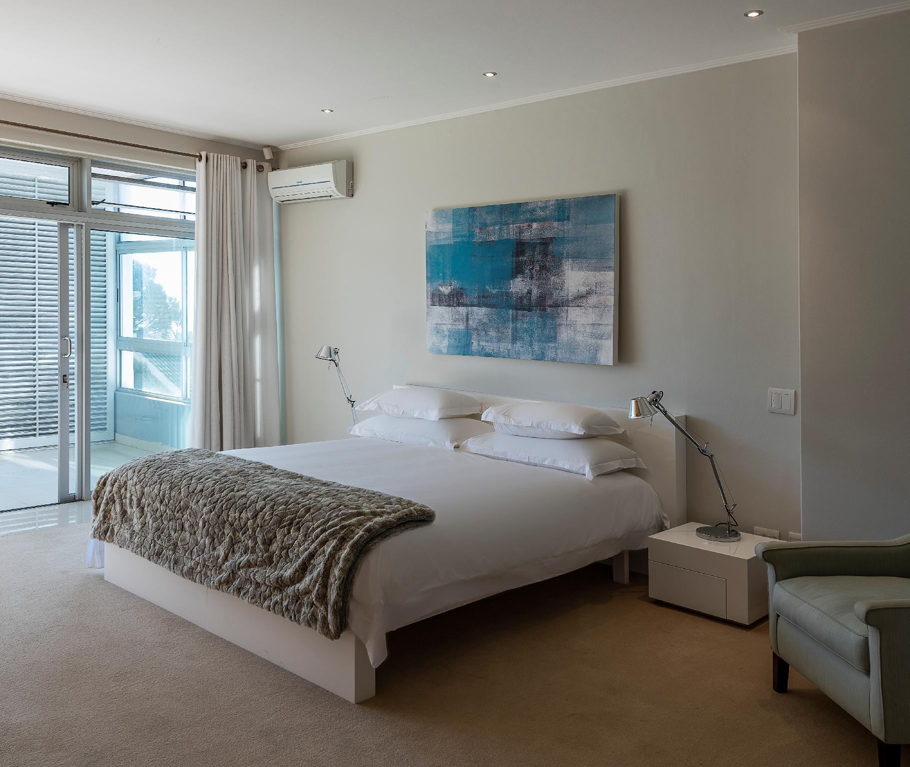 Blue Views Penthouse Beachfront Apartment with Pool 写真