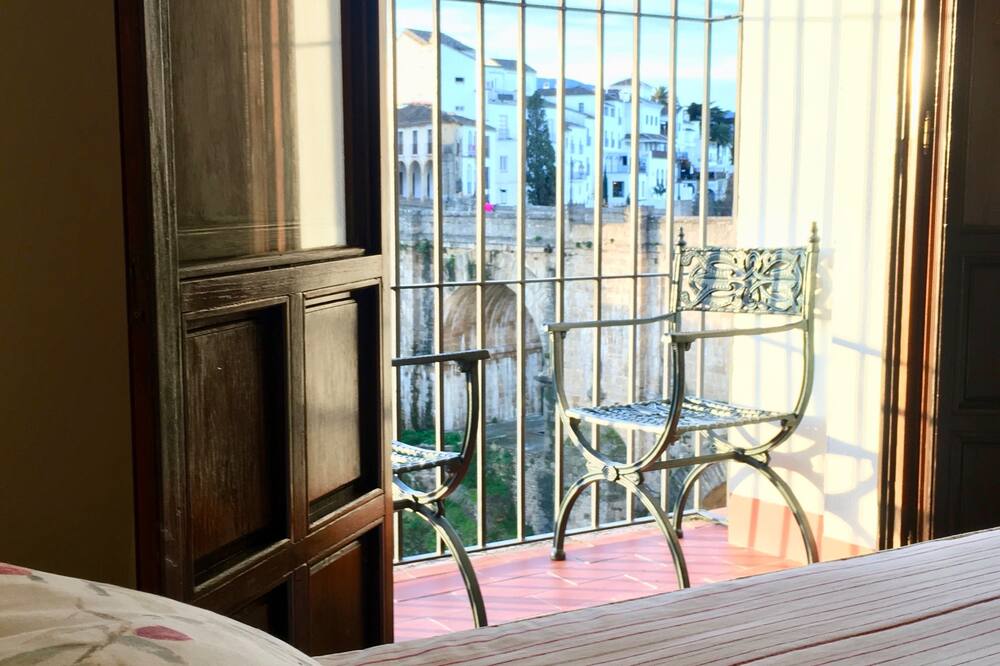 ホテル ドン ミゲル 写真