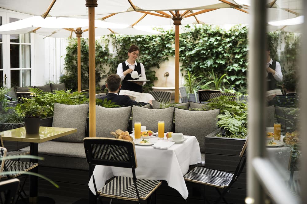 ホテル ドービュッソン 写真