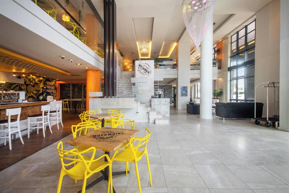 Colosseum Hotel 写真
