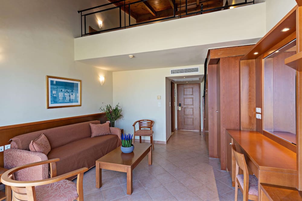 Hydramis Palace Beach Resort 写真