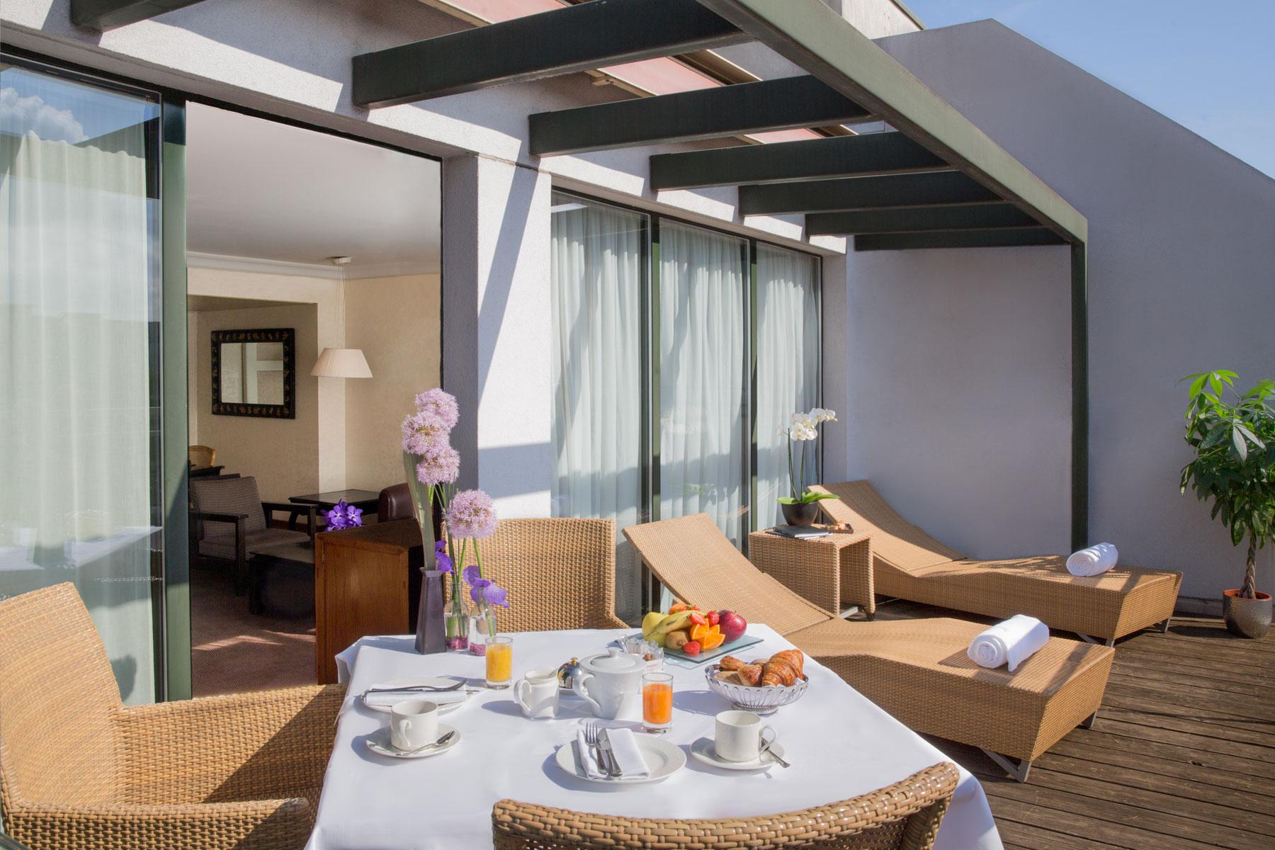 ロイヤル マノテル ホテル 写真