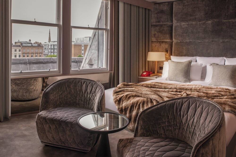 キンプトン ブライスウッド スクエア ホテル バイ IHG 写真