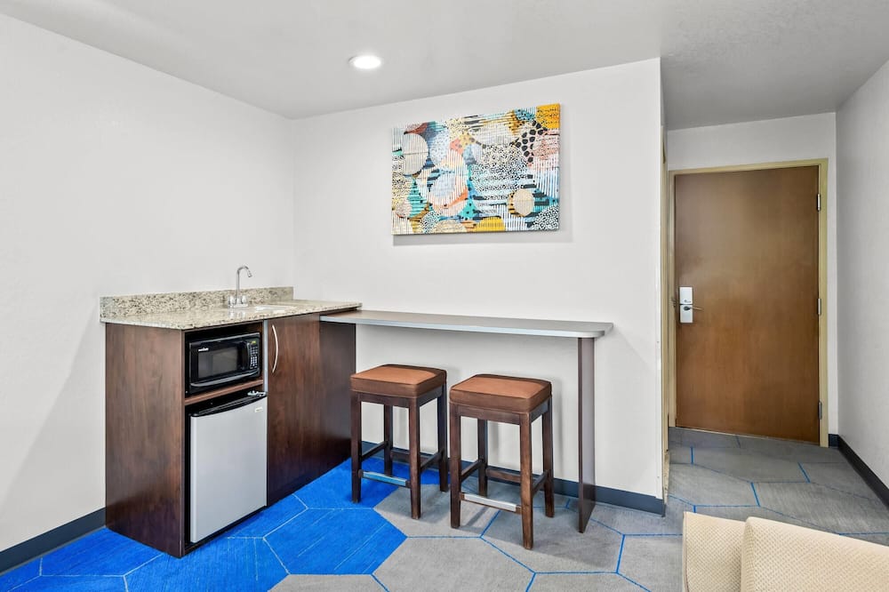 マイクロテル イン & スイーツ バイ ウィンダム サーシー 写真