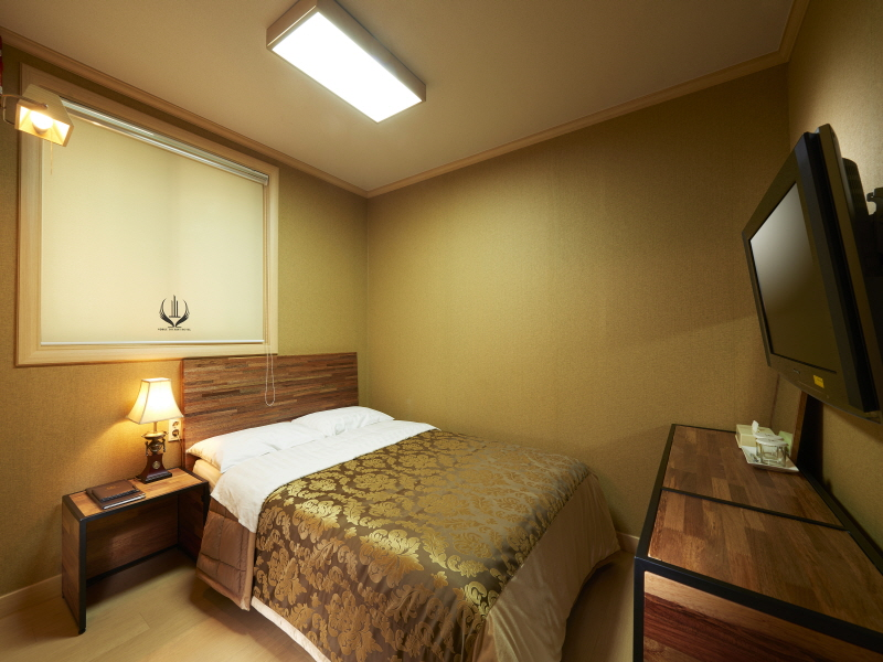 ノーブル ツーリスト ホテル インサドン 写真