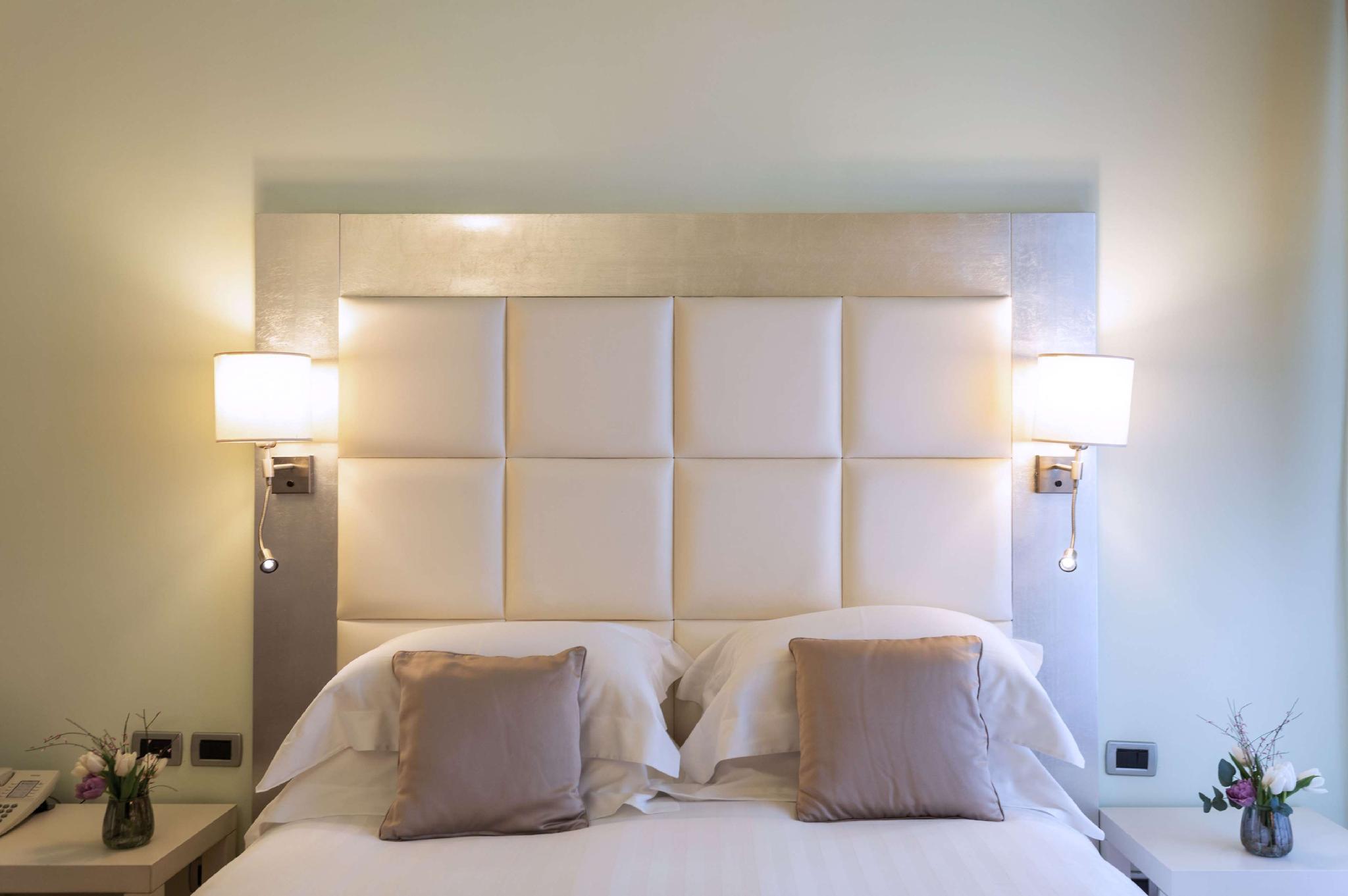 パラッツォ カラッチョーロ ナポリ 写真