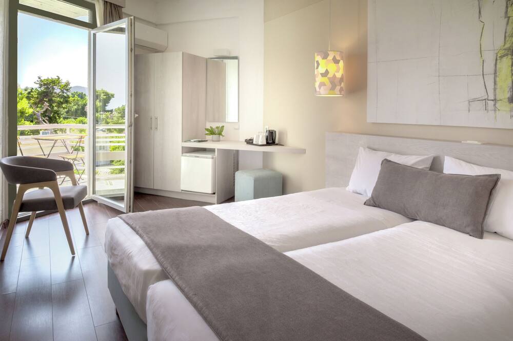 The Grove Seaside Hotel 写真