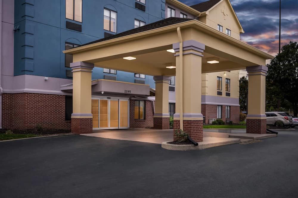 コンフォートイン インディアナポリス イースト 写真