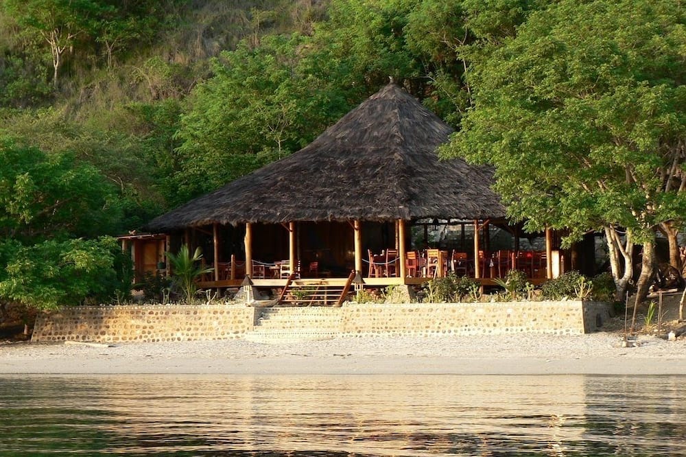 ウェシク エデン ビーチ ホテル 写真