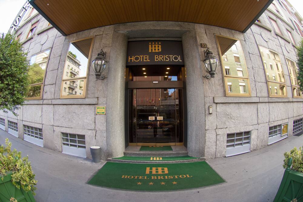 ホテル ブリストル 写真