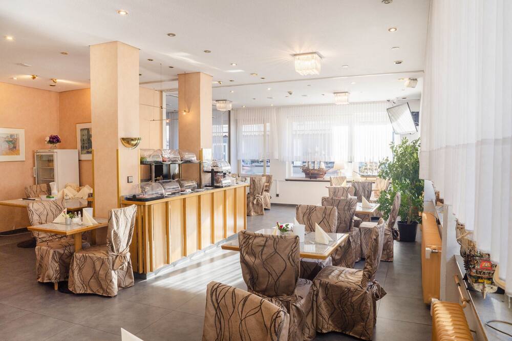 ホテル ハンサ 写真