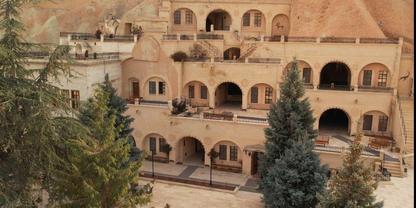 アバンギャルド リファインド ケイブズ オブ カッパドキア 写真