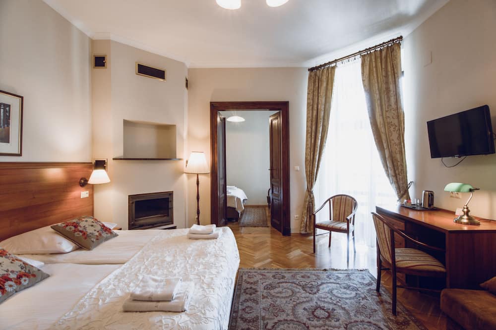 アパートホテル バスツトワ 写真