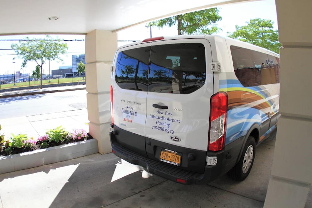 フェアフィールド イン バイ マリオット NYC LGA エアポート 写真