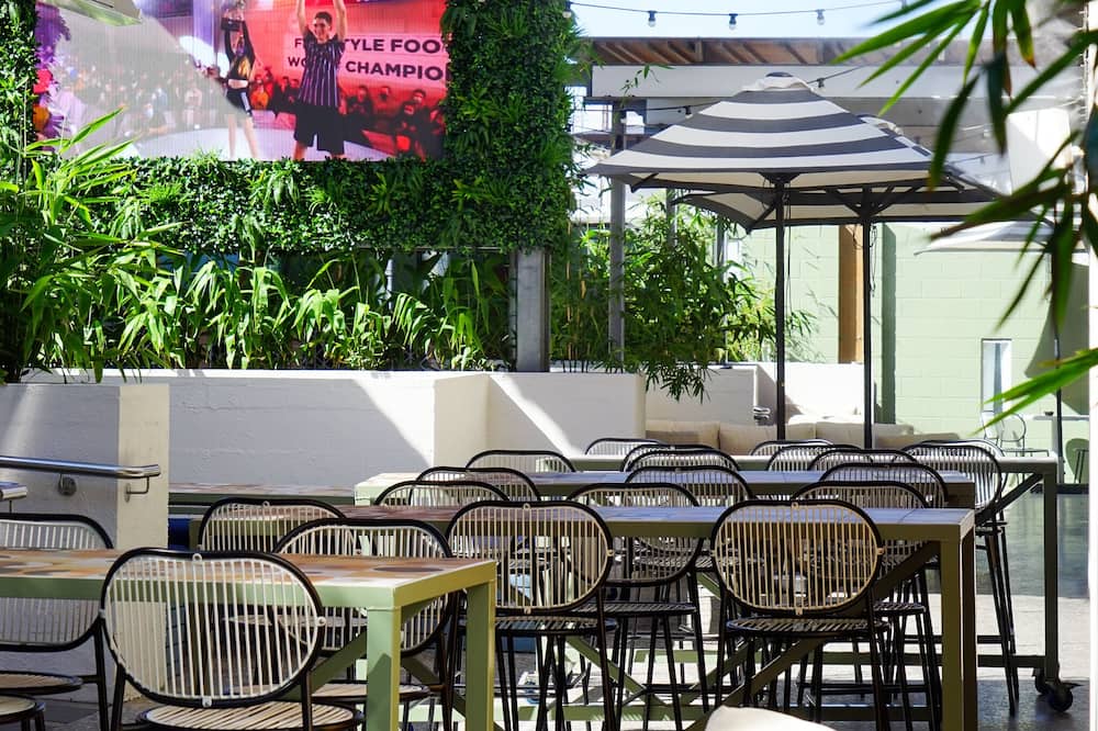 ウォーカーズ アームズ ホテル 写真