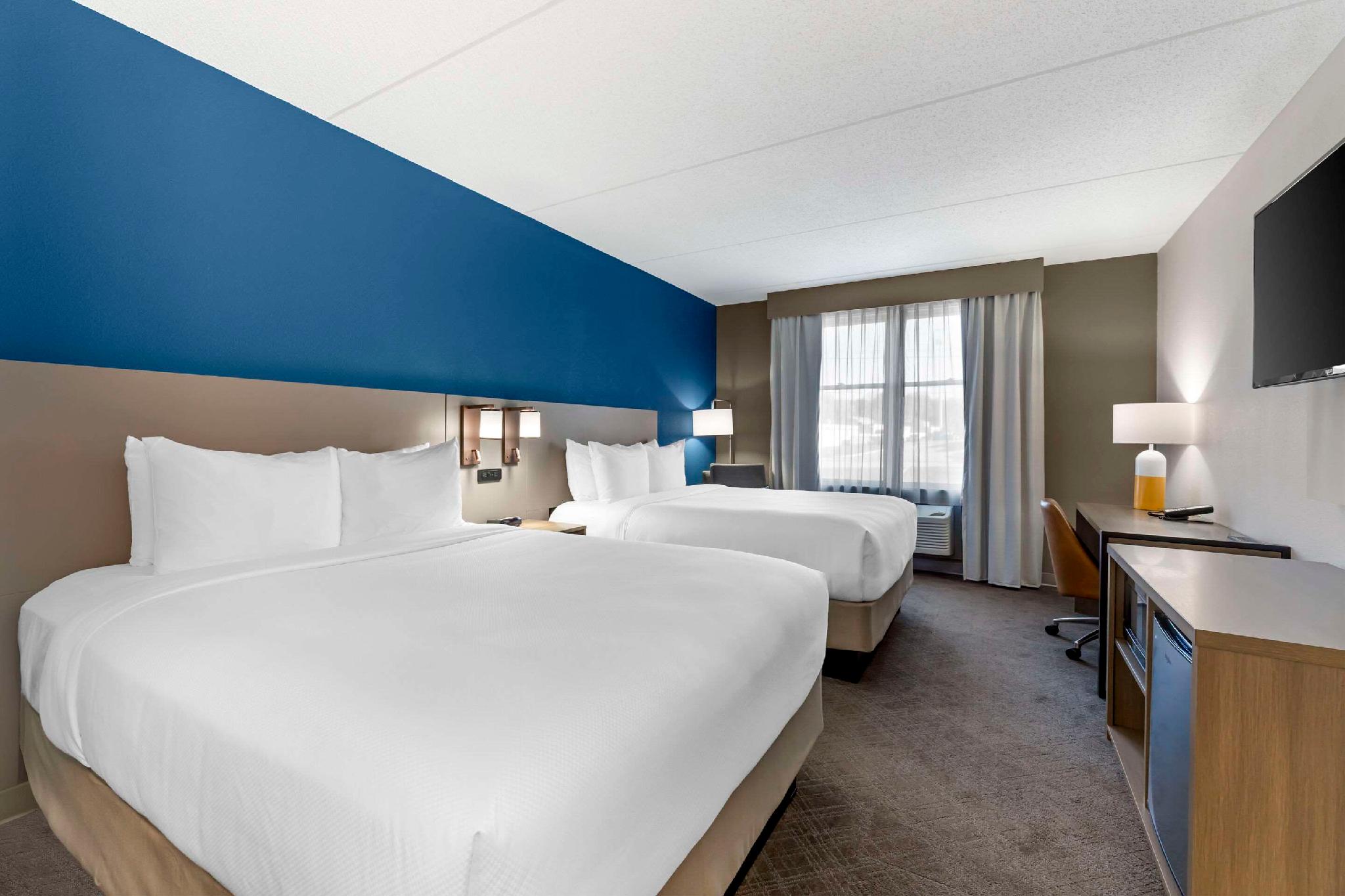 Comfort Inn & Suites Cuyahoga Falls - Akron 写真
