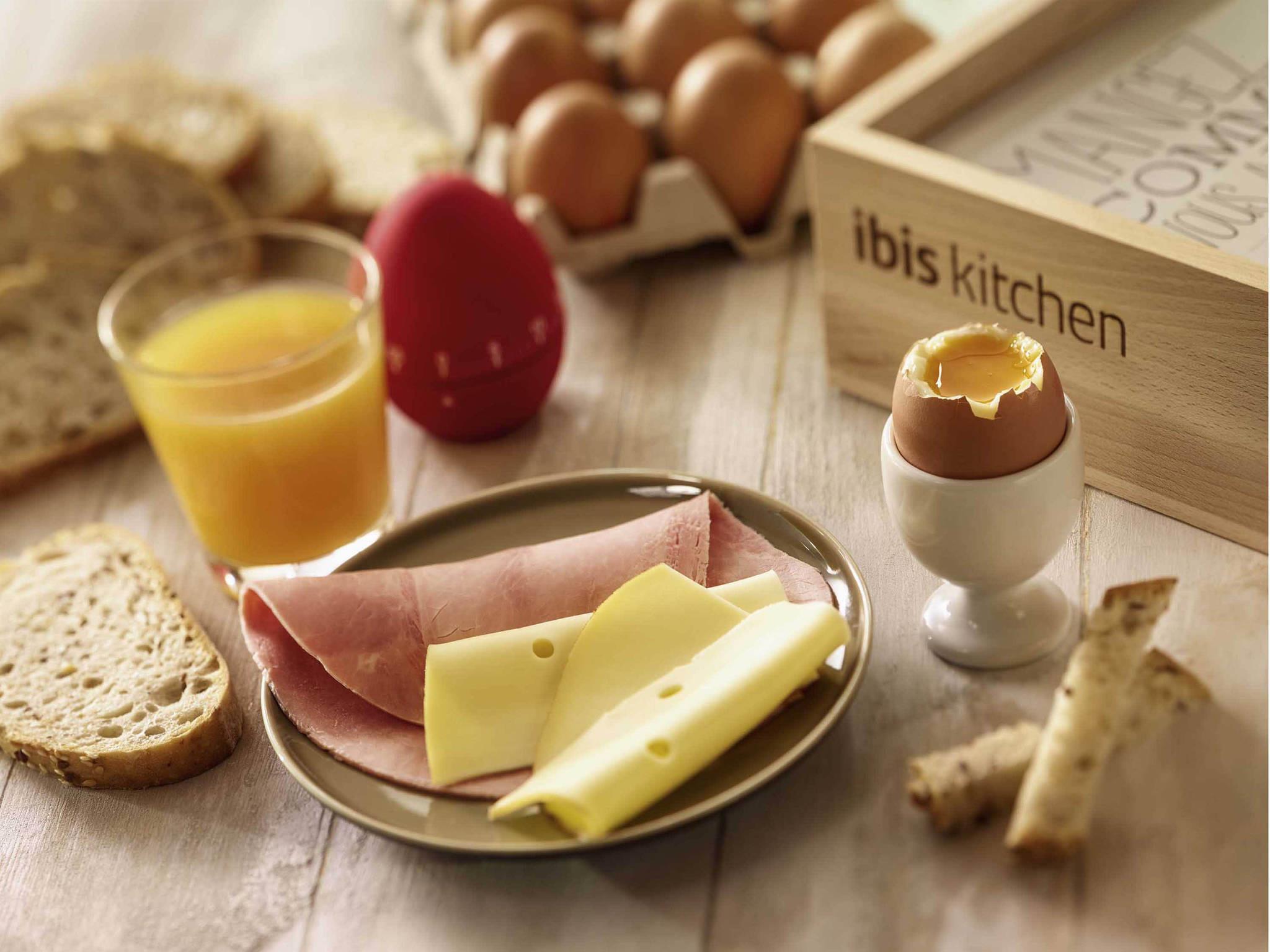 イビス サン ドニ スタッド スュッド 写真