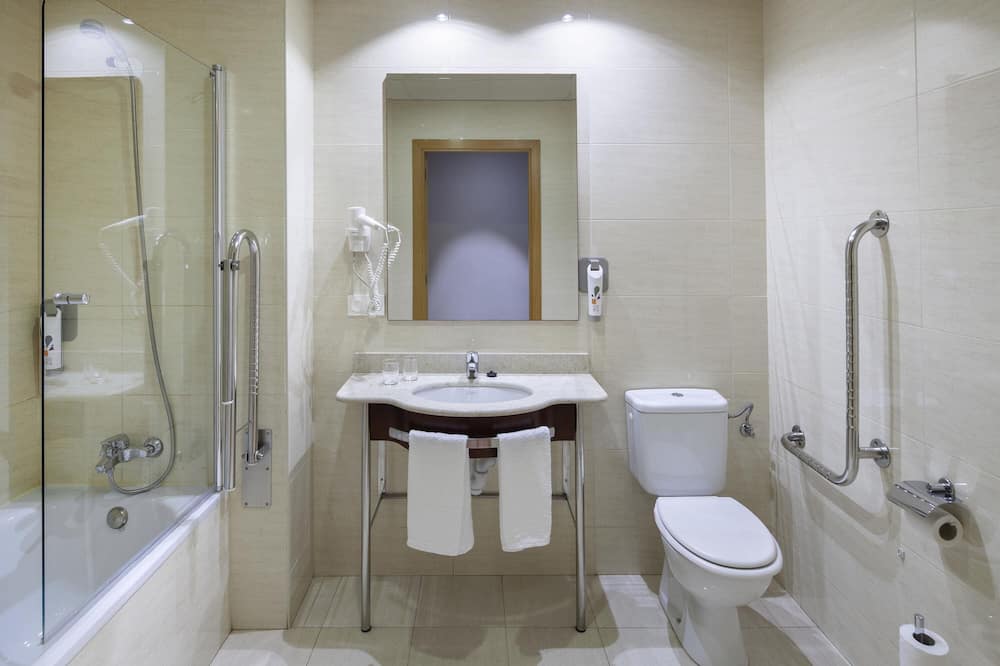 イビス スタイルズ パンプローナ ノアイン 写真