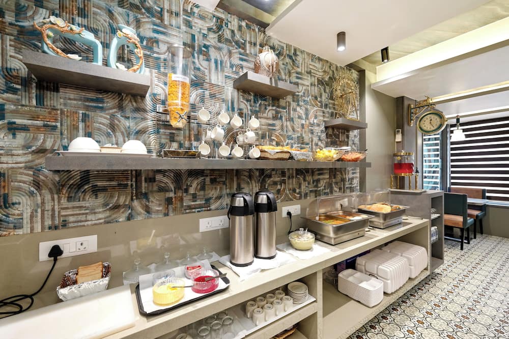 ホテル カルパナ パレス 写真