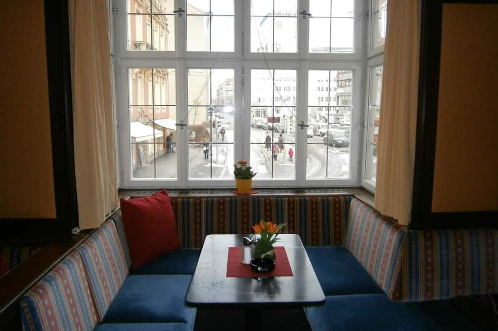 ホテル ゴールデン クローネ 写真