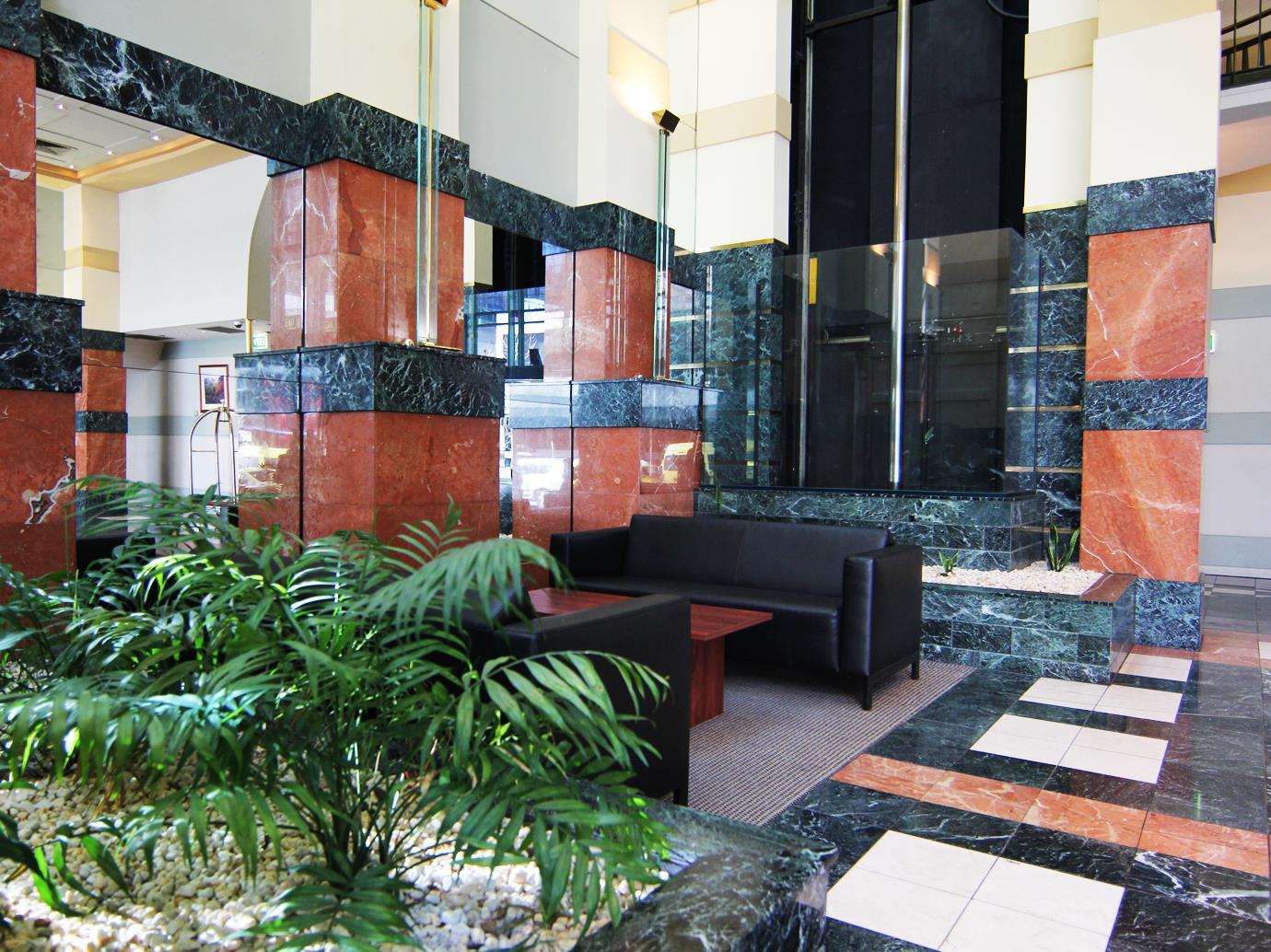 パラマウント サービスド アパートメンツ 写真