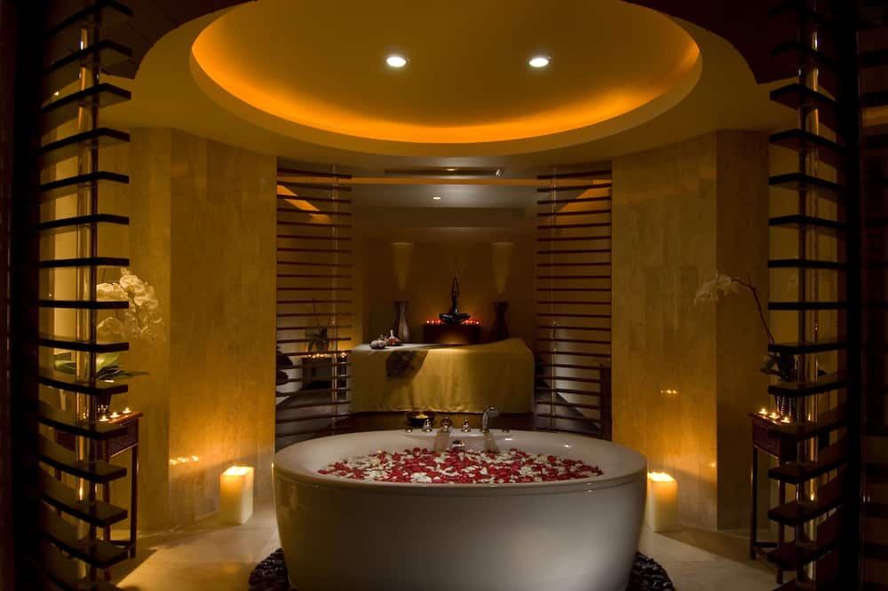 ヒルトン ヘフェイ 写真