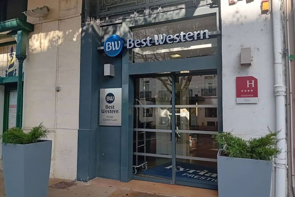 ベスト ウェスタン ディジョン セントル ガール 写真