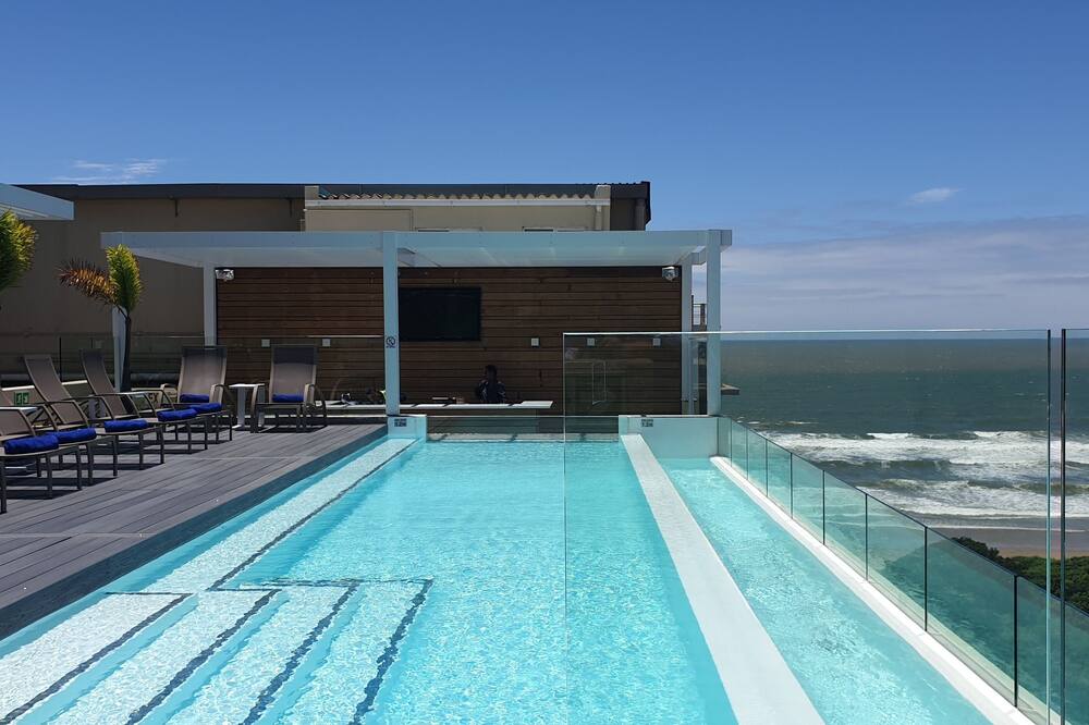 ブルー ウォーターズ ホテル 写真