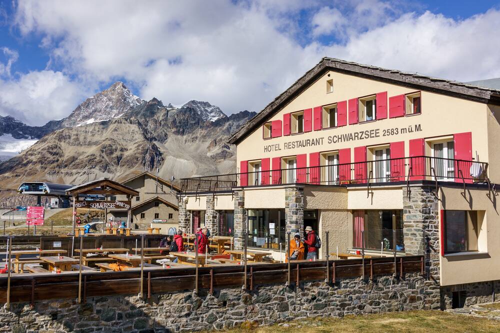 ホテル シュヴァルツゼー 写真