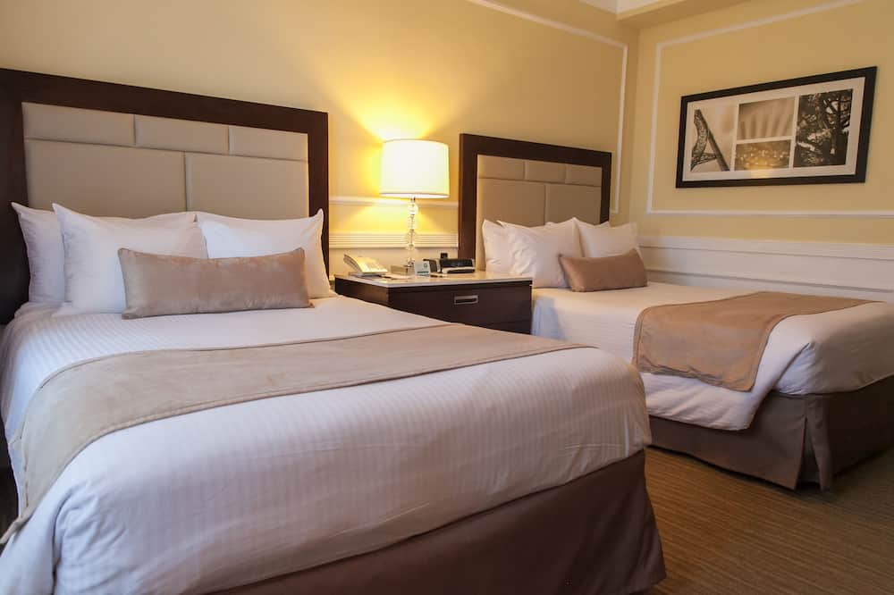 ザ ピックウィック ホテル 写真