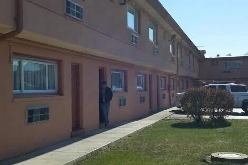 スカイラーク モーテル 写真