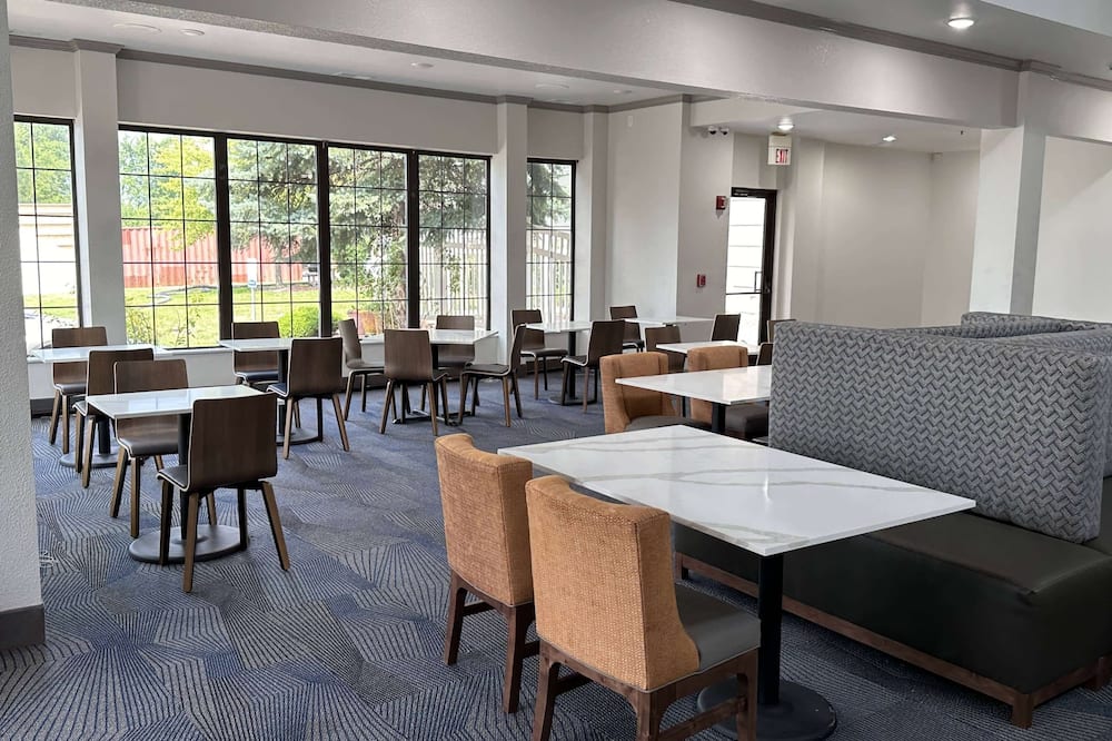 ラ キンタ イン & スイーツ バイ ウィンダム サウス ホランド 写真